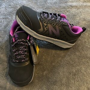 * BRAND NEW - New Balance 
Women's Alloy Toe Black Athletic Work Shoes